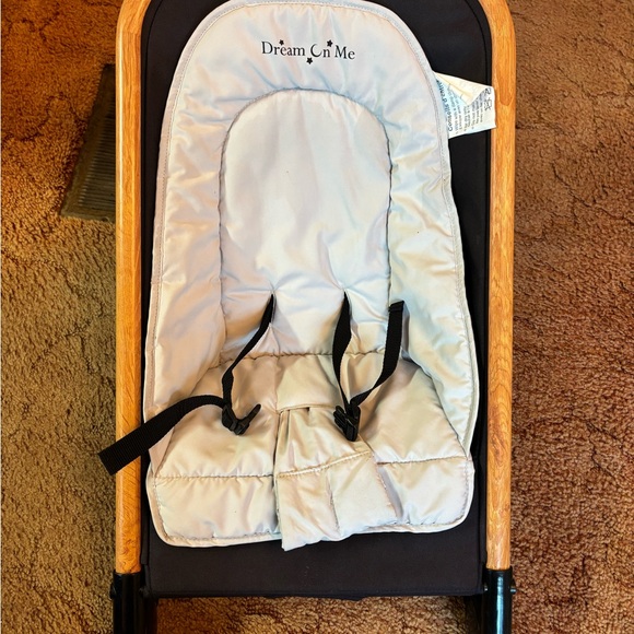 Dream On Me Baby Bouncer with Black and Cream Colors